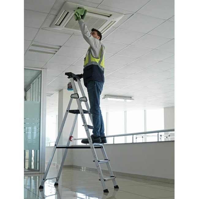 Climb-It Professional Stepladders with Carry Handle - Image 2