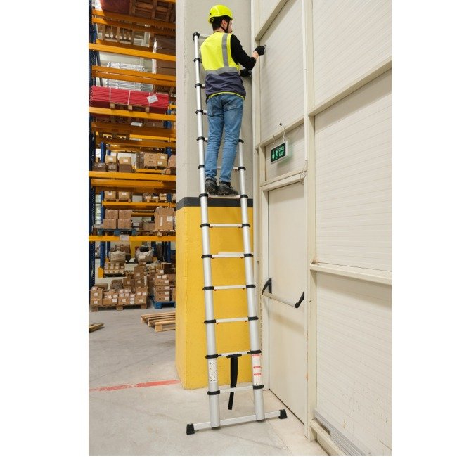 climb-it telescopic ladder closed open in use