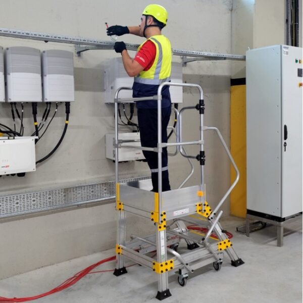 Climb-It Locking Steps with Safety Gate - Image 11