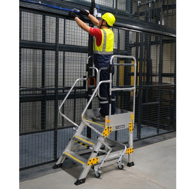 Climb-It Locking Steps with Safety Gate - Image 2
