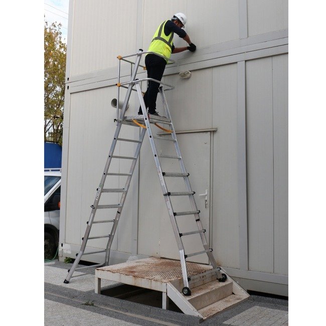 Climb-It Telescopic Platform Ladder - Image 9